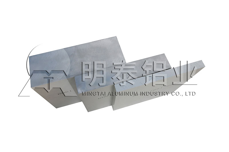 鋁闆可(kě)以(yi)用(yong)在(zai)散熱器(qi)上嗎？散熱器(qi)鋁闆選用(yong)哪箇(ge)規格比較好？價格高(gao)嗎？