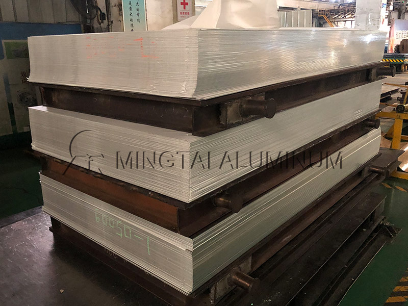 食品(pin)模具(ju)用(yong)鋁闆對于(yu)中(zhong)厚鋁闆衛生(sheng)标準有(yǒu)啥要求？